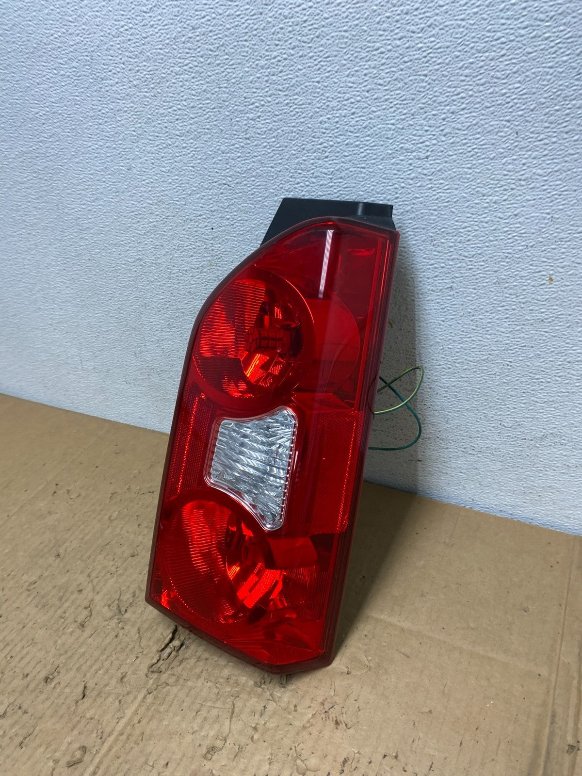 2005 to 2015 Nissan Xterra Right Passenger Rh Side Tail light AD2504 DW1