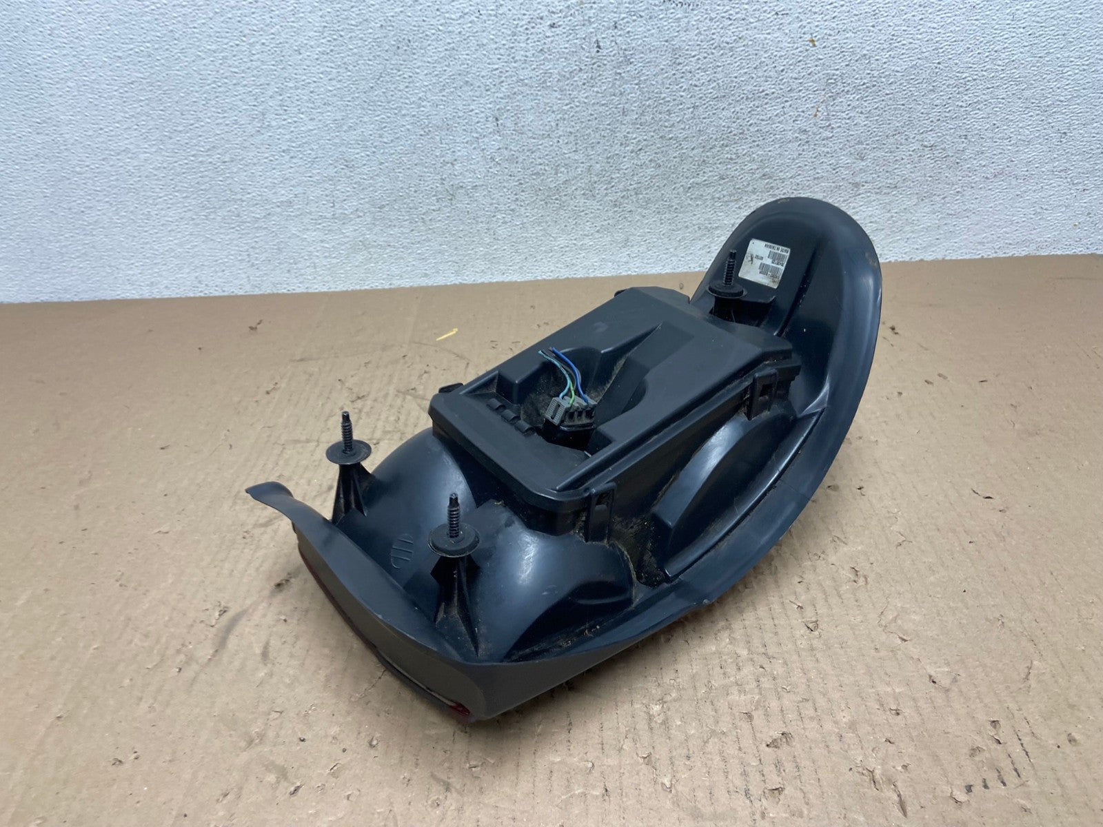 1997 to 2003 Chevrolet Malibu Passenger Right RH Side Tail Light AE8880 LK5