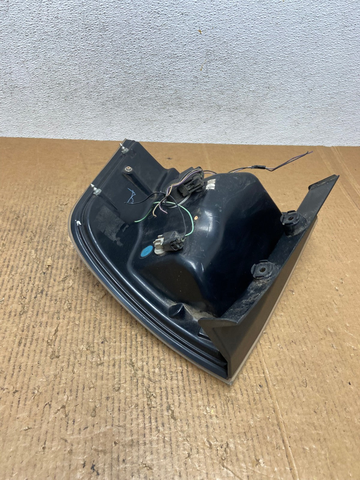 2007 to 2010 Ford Edge Tail light Left Driver Side AE2654 LK7