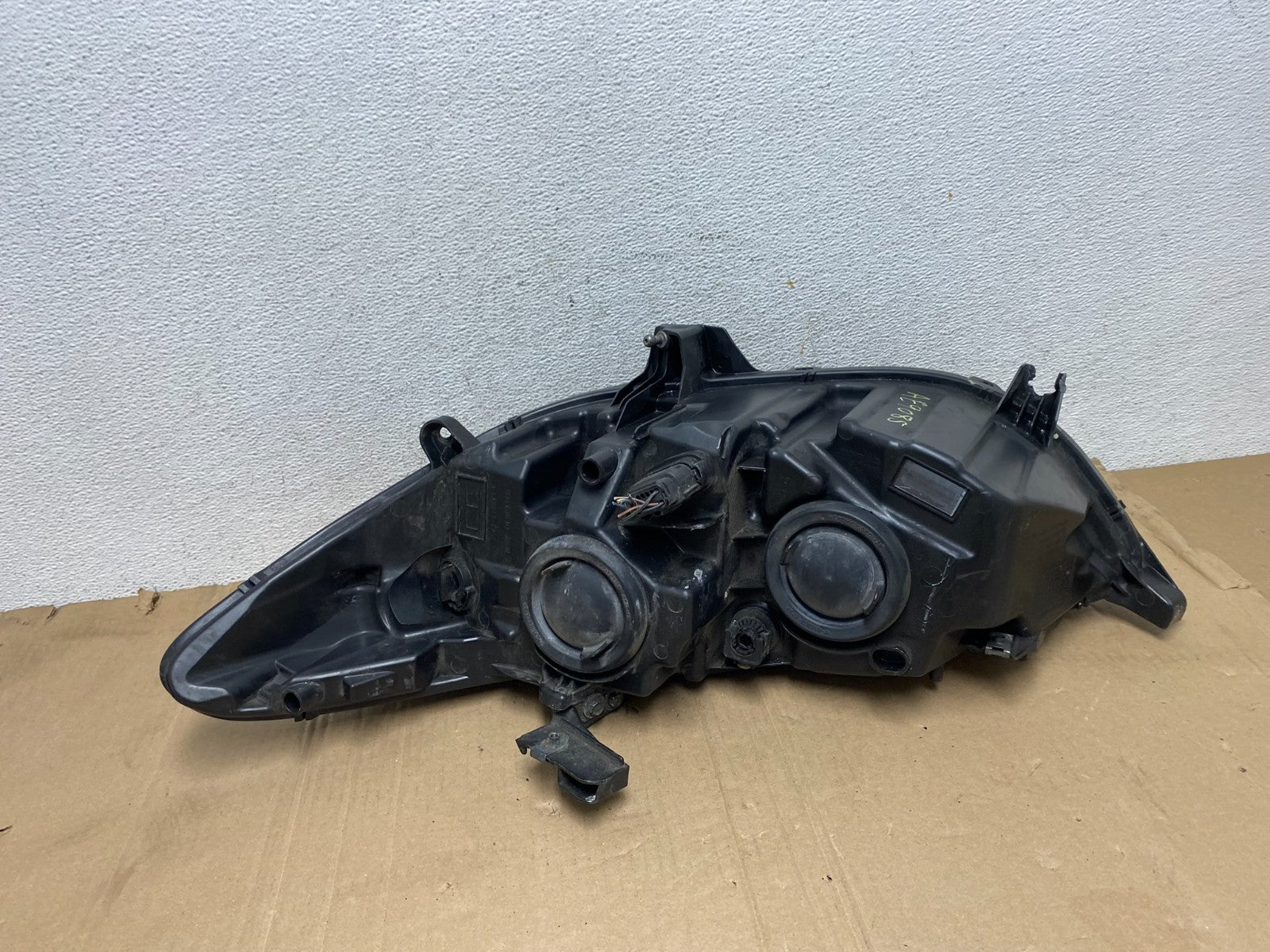 2013 to 2016 Ford Fusion Right Passenger Rh Side Headlight AE9085 DW7