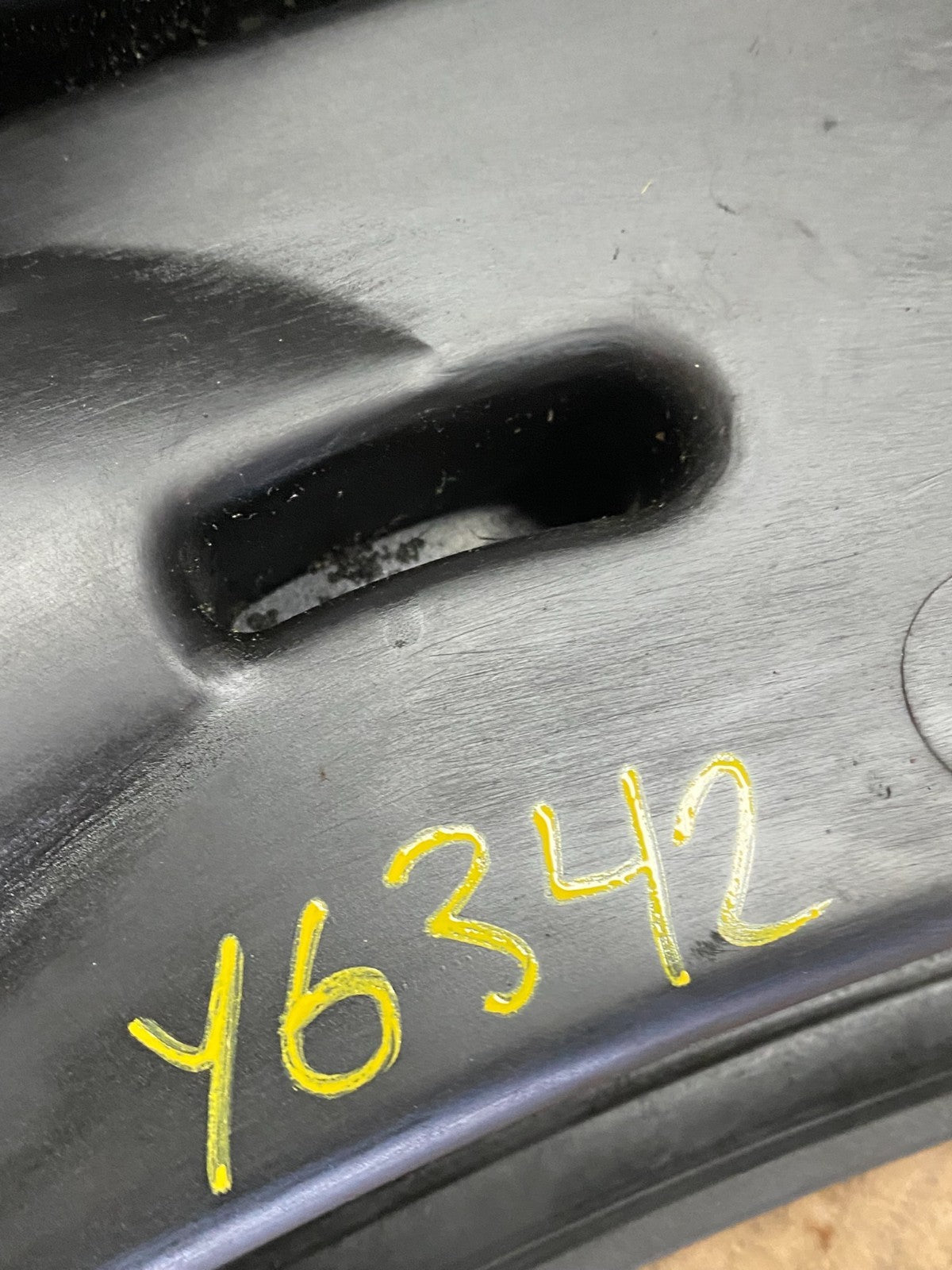 2011 to 2018 Chrysler 300 3.6L Air Intake Duct Tube Cleaner OEM Y6342 DG9