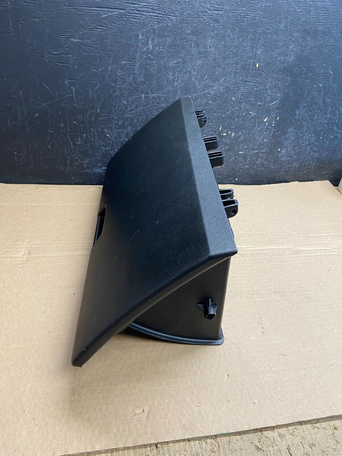 2017-2020 Chevy Colorado Canyon Front Right Passenger Storage Glove Box F2408 DG2
