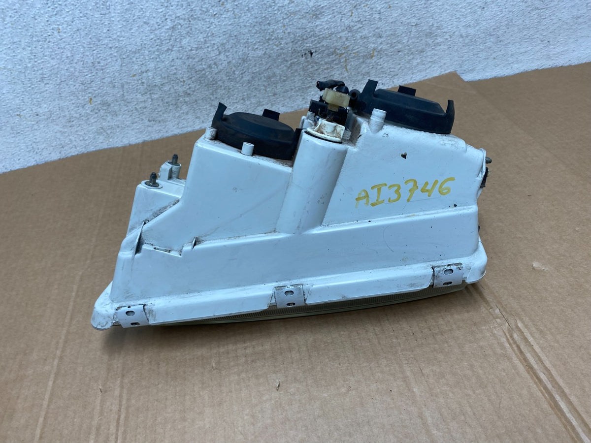2000 - 2004 Volvo S40 Right Passenger RH Halogen Headlight AI3746 DW7
