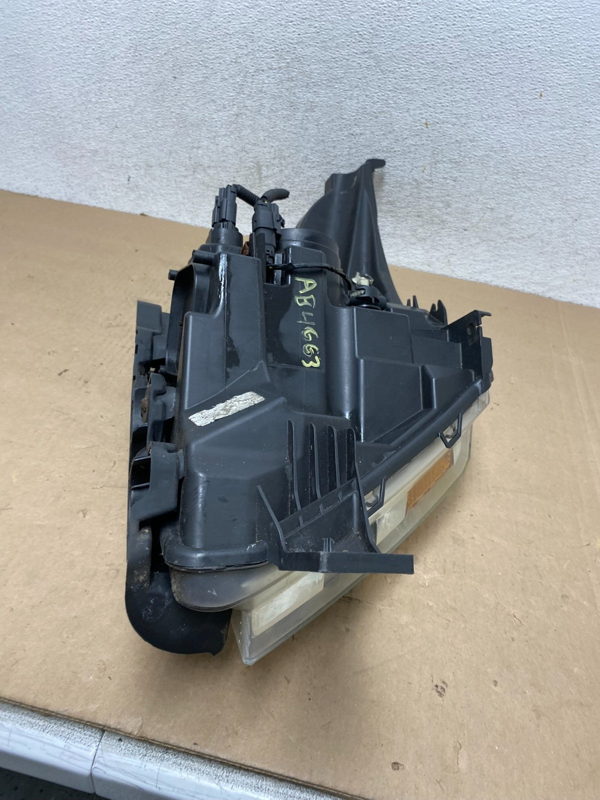 2011 to 2015 Ford Explorer Left Driver LH Halogen Headlight AG4663 DW8
