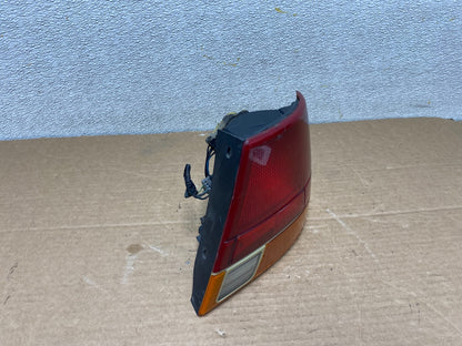 1997-1999 Saturn SL SL1 Sedan Right Passenger RH Side Tail Light OEM z1373 DG2