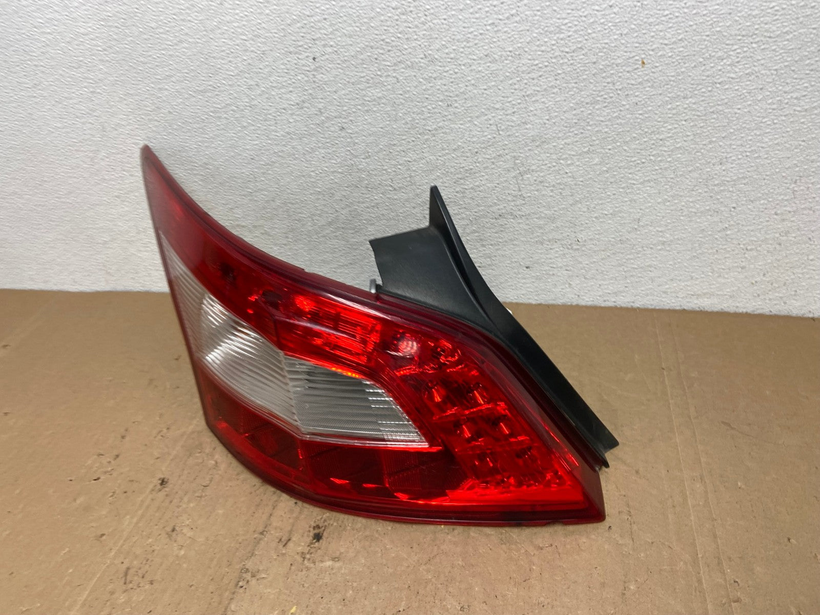 2009 2010 2011 Nissan Maxima Left Driver Lh Side Tail light AC5879 LK1