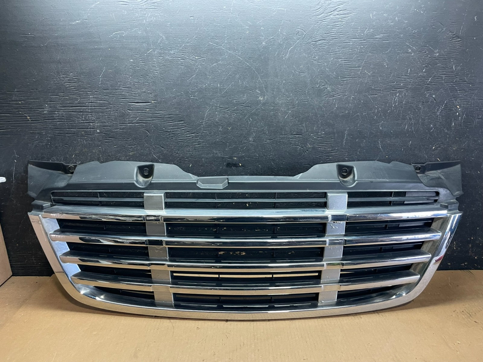 2009 to 2011 Freightliner Sprinter Front Upper Chrome Grill Grille aa2224 DG0