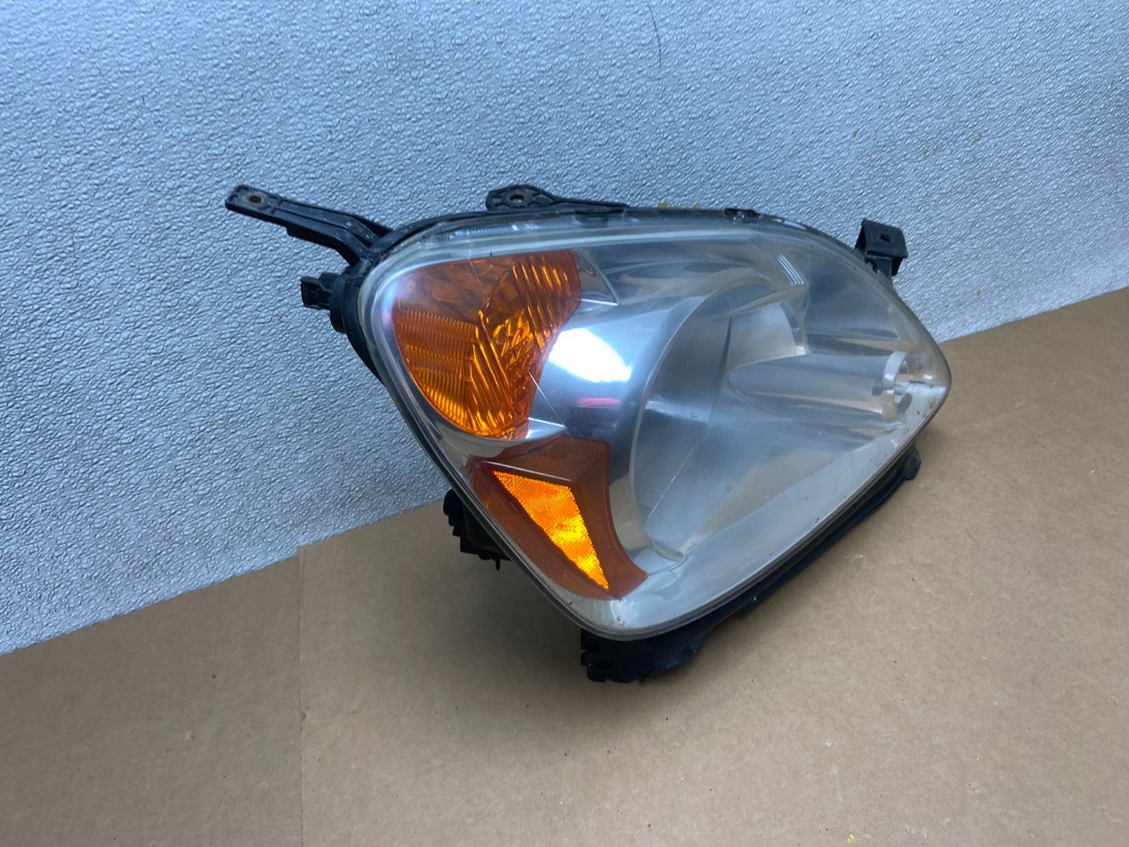 2002 to 2004 Honda CRV CR-V OEM Right Passenger RH Halogen Headlight Z6565 DW2