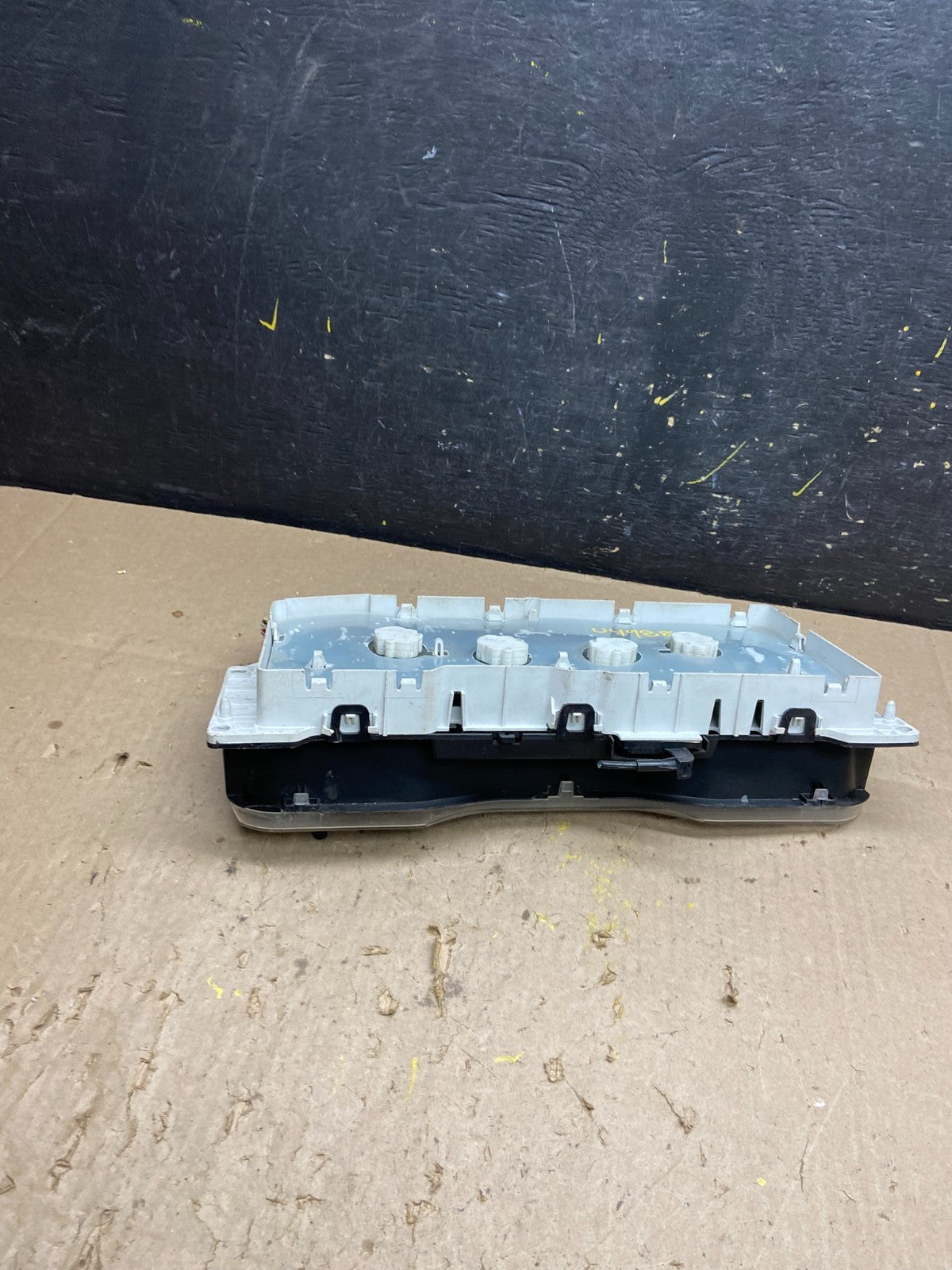 2006 to 2011 Ford Crown Victoria Speedometer Cluster Gauge u4988 DG6