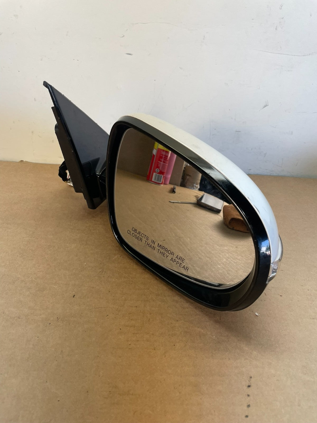 2016 to 2020 Kia Sorento Right Passenger Door Mirror Turn Signal af8629 DG2