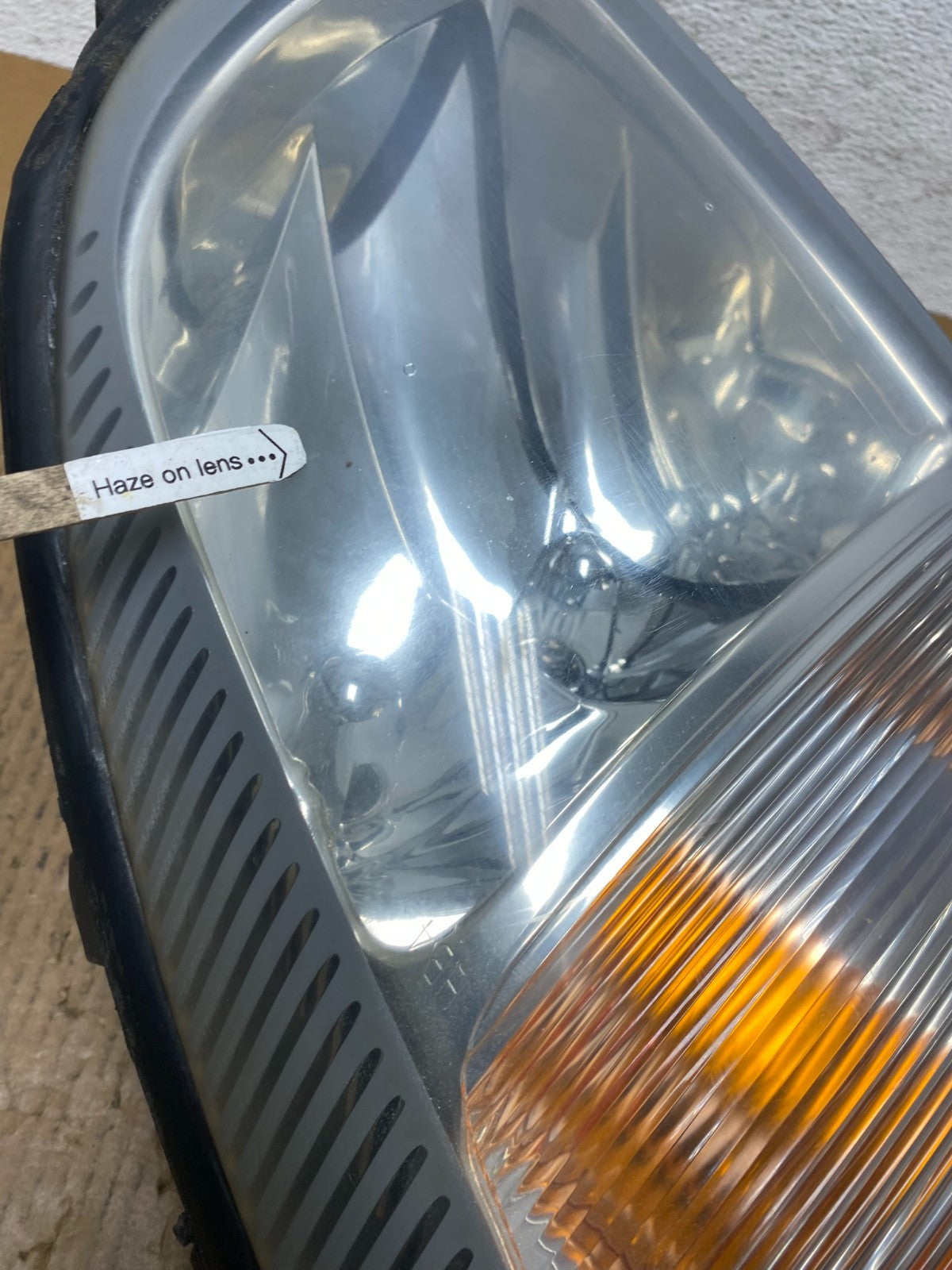 2000 to 2005 Cadillac Deville Right Passenger RH Side Headlight AE1417 DW4