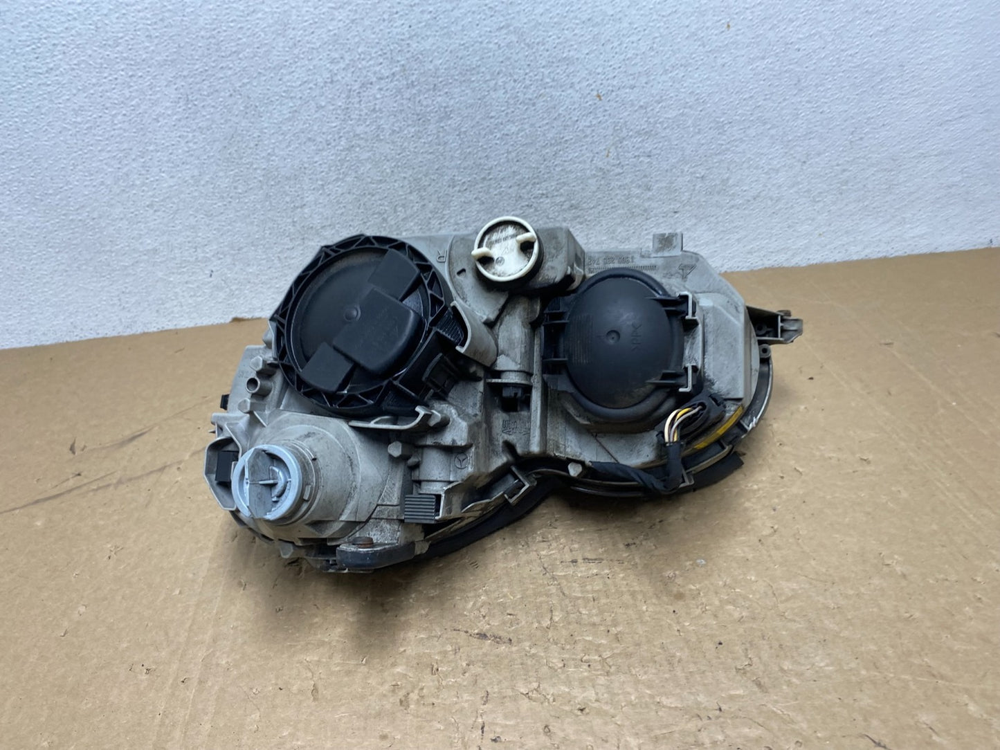 2005 to 2007 Mercedes-Benz C-Class Right Passenger Side Headlight AG1202 DW5