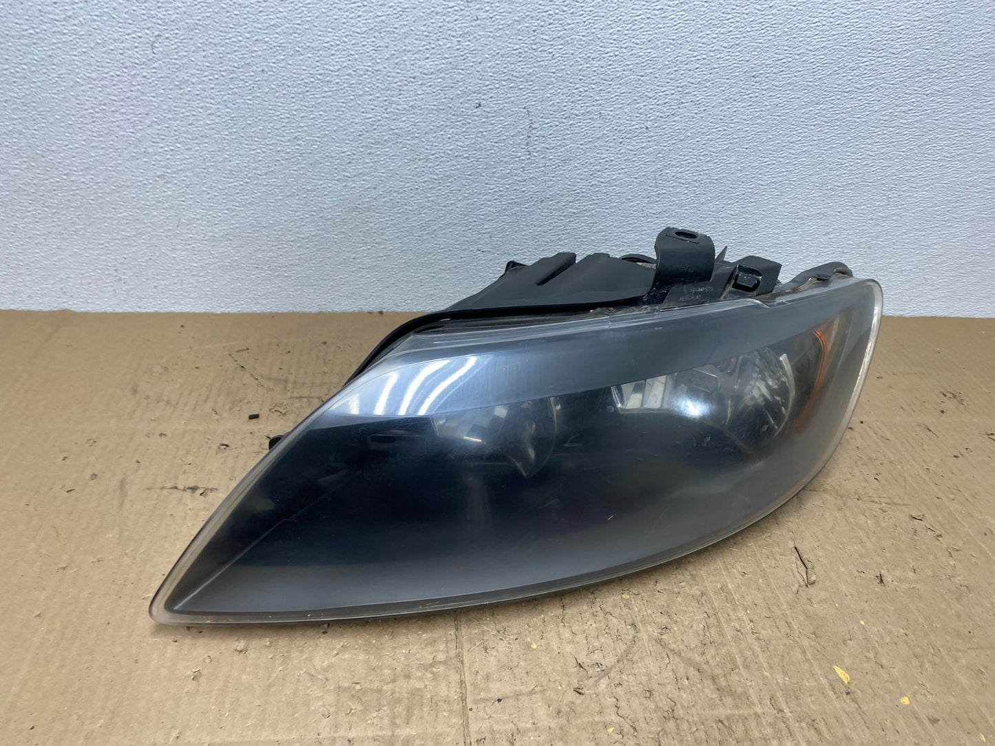 2007- 2009 Audi Q7 Left Driver LH Side Black Halogen Headlight Oem AB9912 DW2