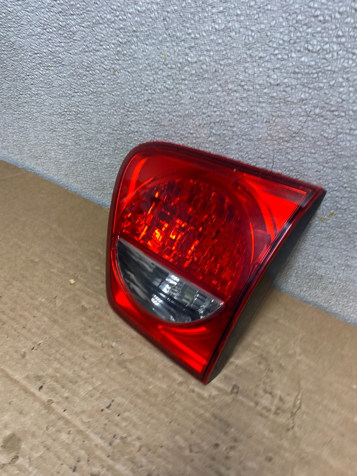 2008 to 2017 Toyota Sequoia Right Passenger RH Inner Tail Light Oem Z2619 DG1