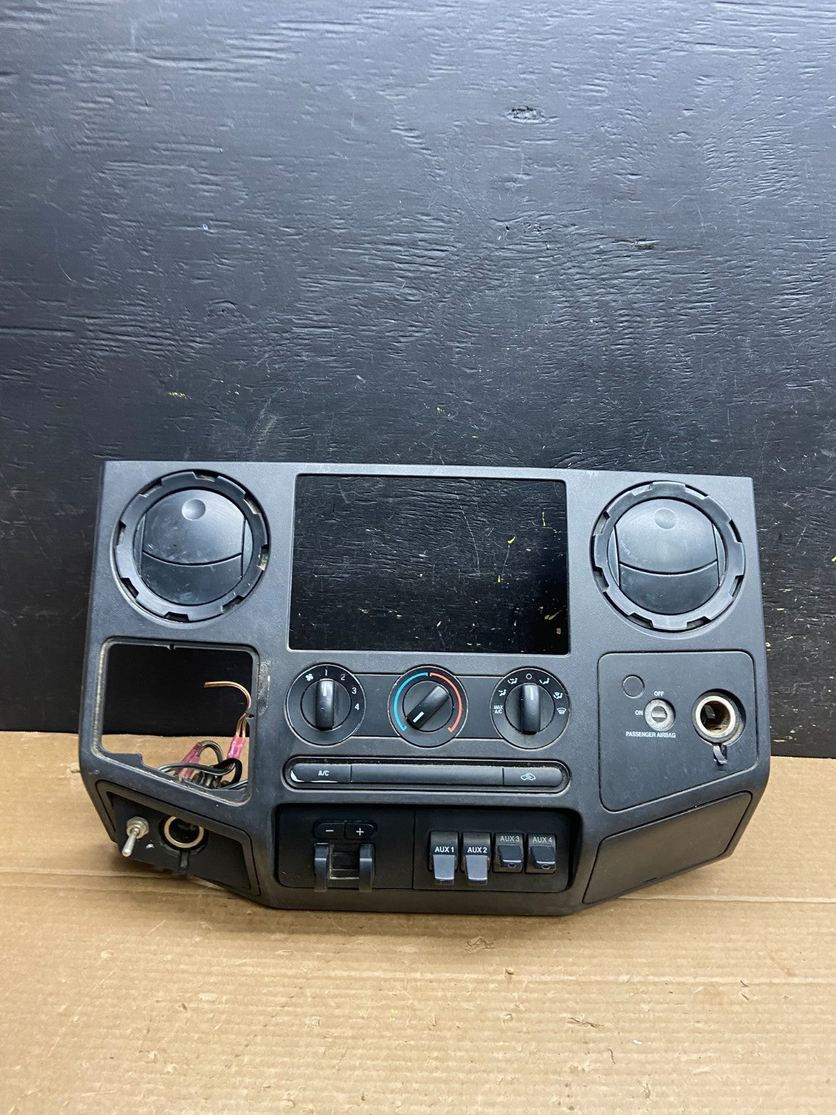 2008-2010 Ford F250 F350 Radio Climate Control Radio Bezel Trim Panel W1687 DG0