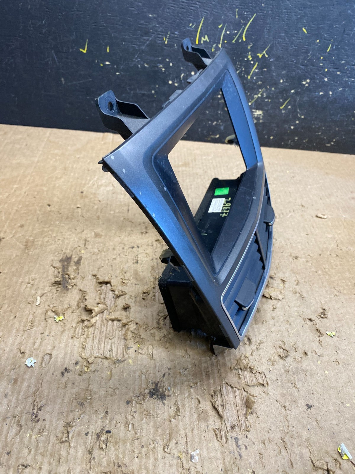 2010 - 2012 Lincoln Mkt Center Dash Gps Radio Bezel Panel Air Vent OEM Z9677 DG2