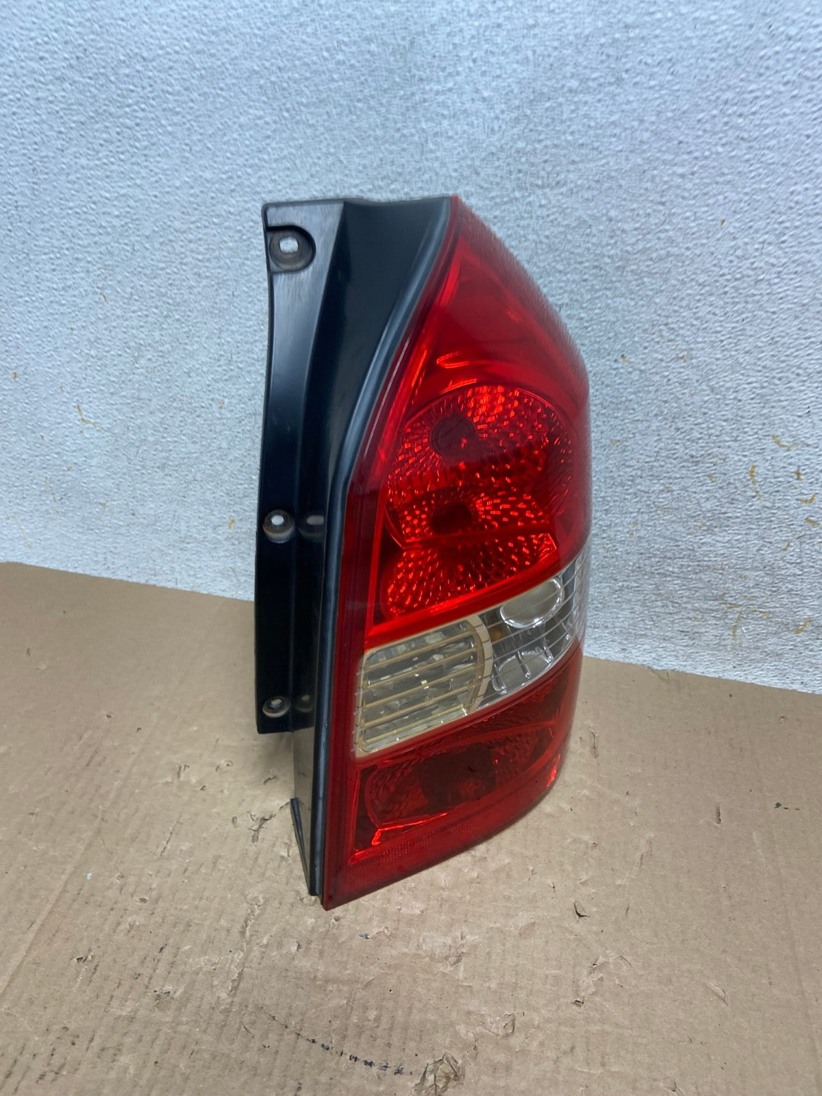 2005 to 2009 Hyundai Tucson Right Passenger Rh Tail Light AI1244 LK2