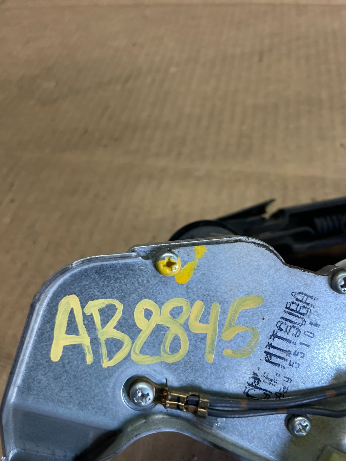 2005 to 2009 Subaru Legacy Outback Rear Windshield Wiper Motor AB28458