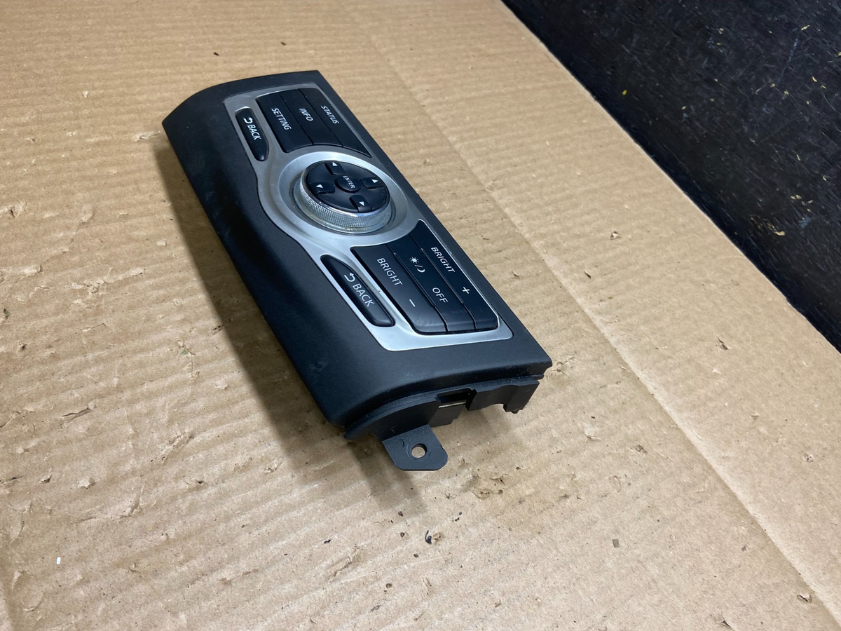 2009-2014 Nissan Murano AM FM Radio CD Control Panel U6035 DG2