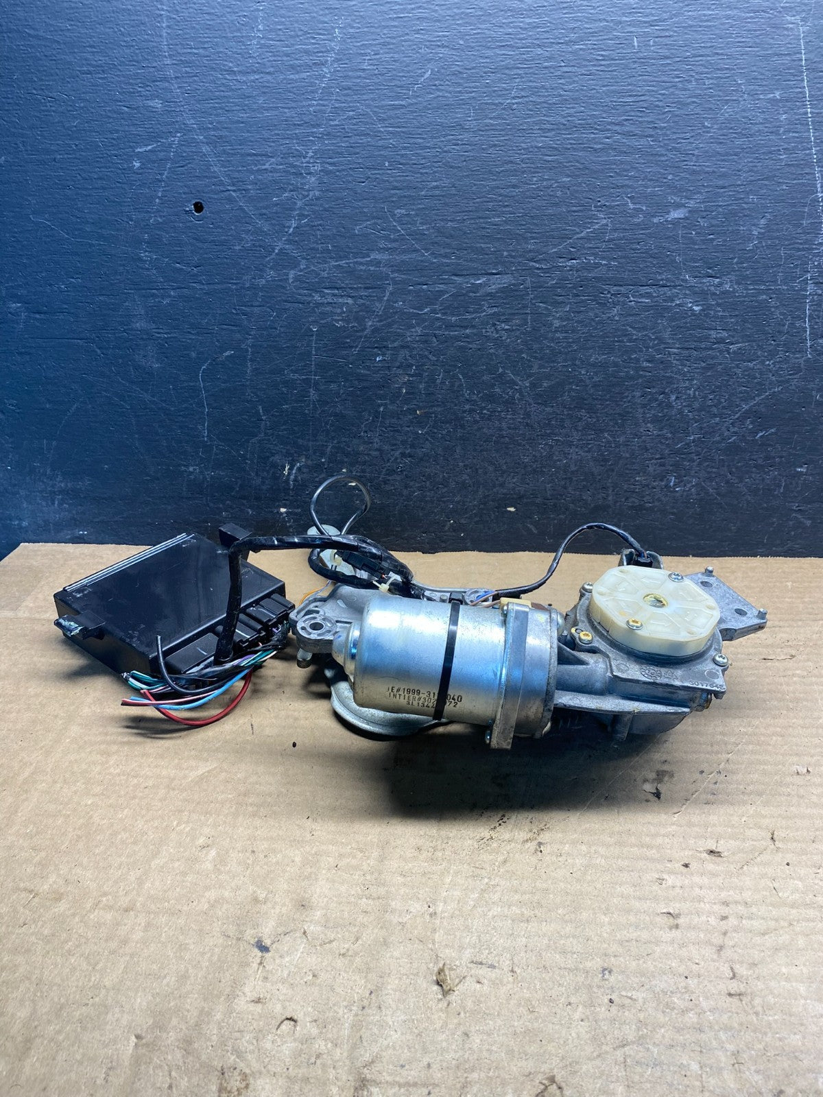 2009 to 2016 GMC Acadia Rear Trunk Liftgate Power Motor Actuator ad9840 DG3