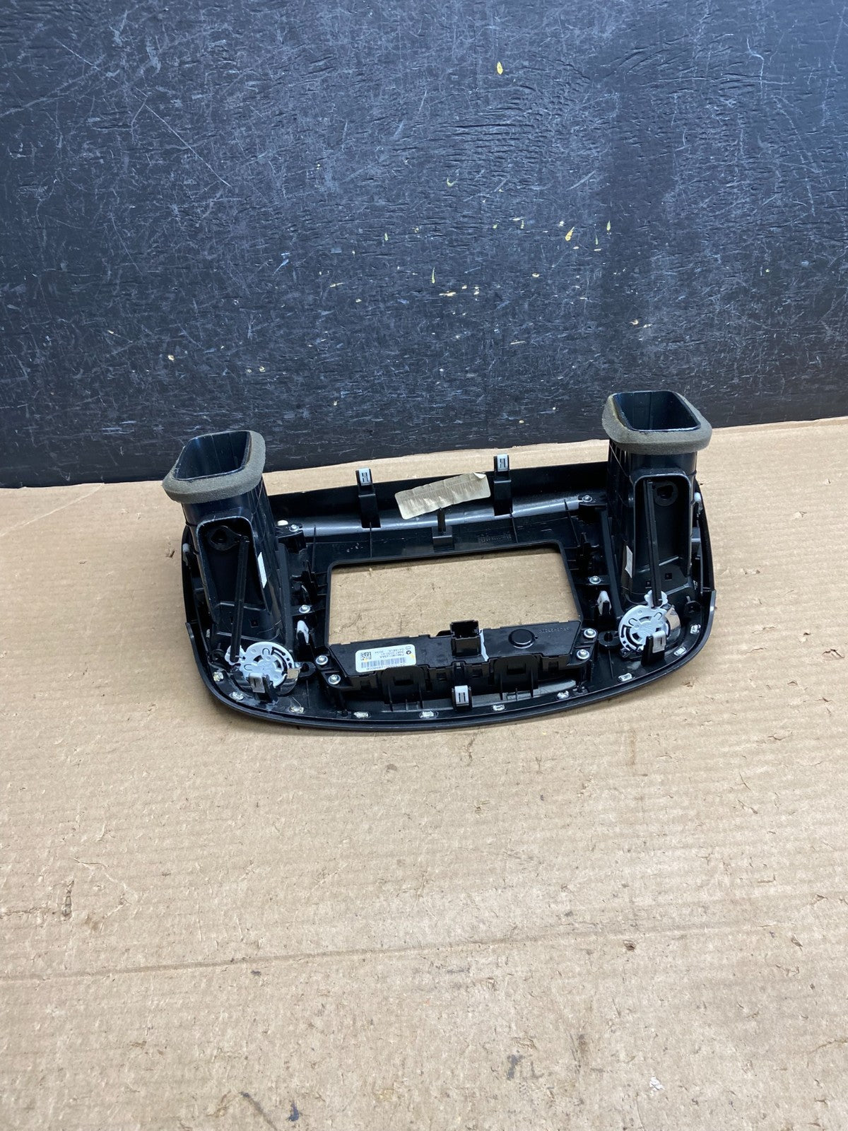 2015 to 2016 Chrysler 200 Dashboard Center Air Vent AH3986 DG4