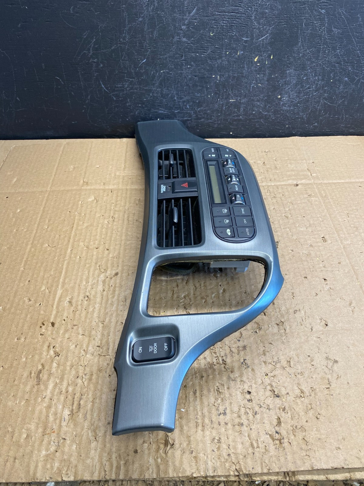 2005 to 2010 Honda Odyssey Radio Climate Control Dash Trim Bezel AC9645 DG1