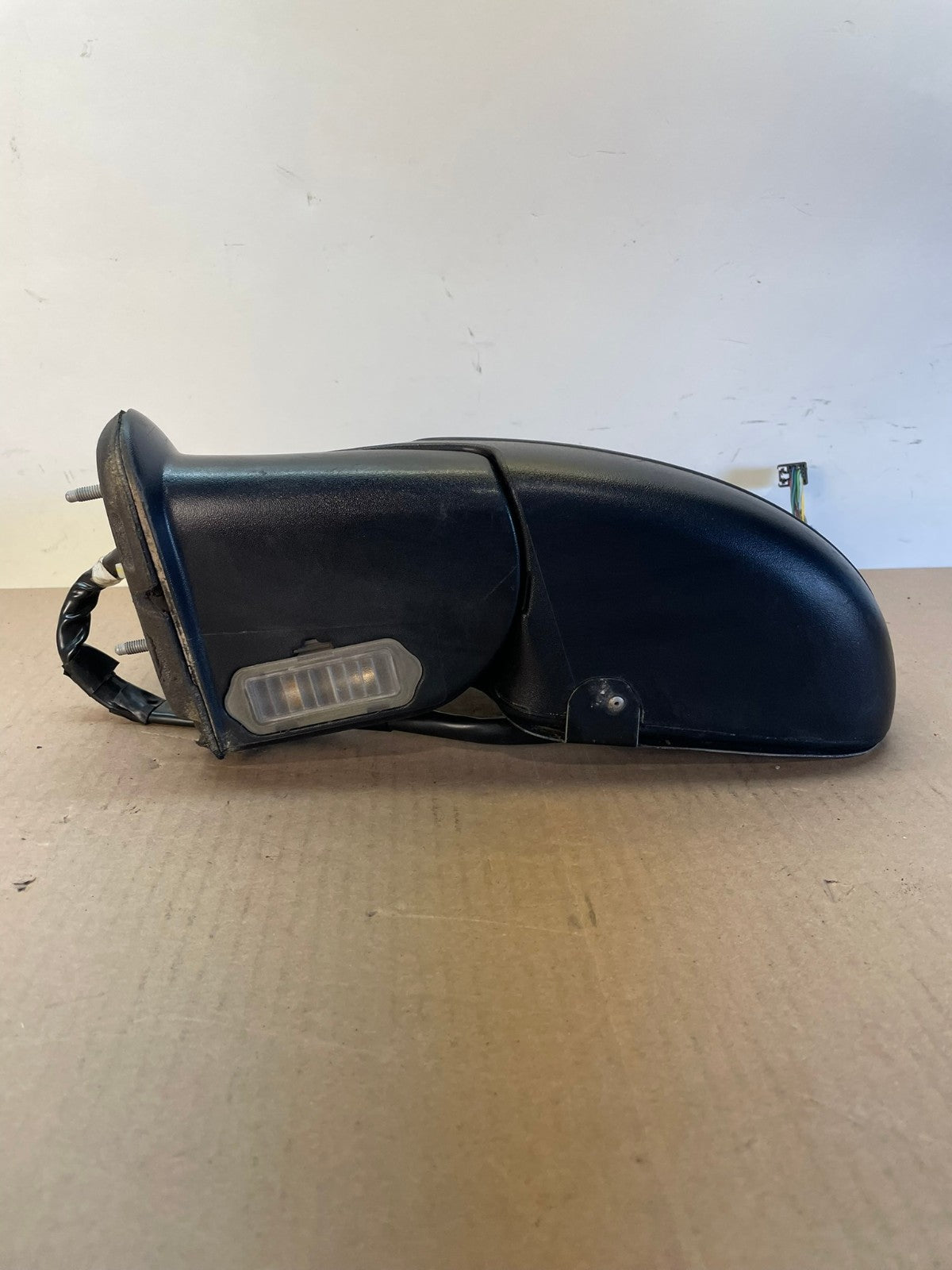 2003-2006 Chevrolet Tahoe Suburban Left Driver LH Turn Door Mirror AI0735 LK3