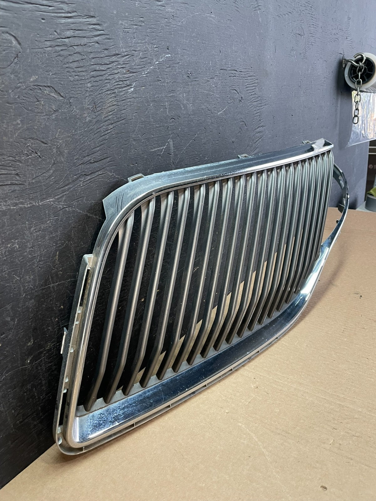 2013 to 2016 Lincoln MKT Left Driver LH Side Front Grill Grille af3693 DG2