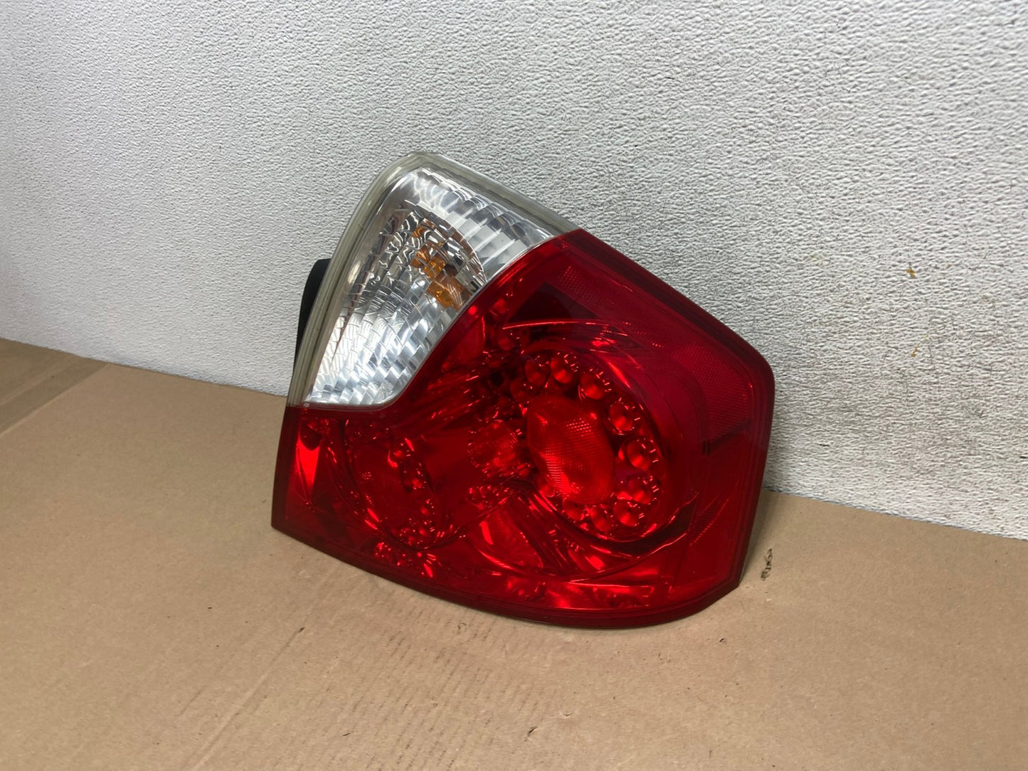 2006 2007 Infiniti M35 M35X M45 Right Passenger Side Tail Light AG6642 LK1