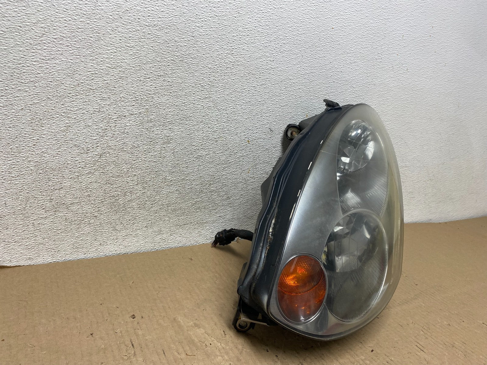 2003 - 2005 Infiniti G35 Coupe Headlight Left Driver LH Xenon HID AG8008 DW1