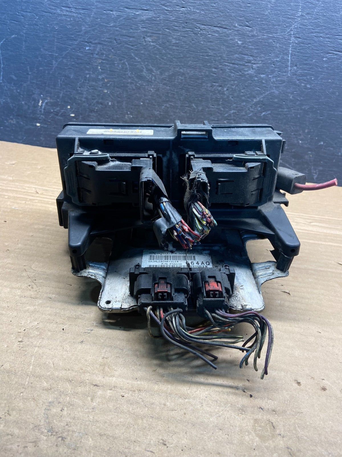 2004 2005 Dodge Durango Fusebox Fuse Box Relay Body BCM Control Module AE4656 DG0