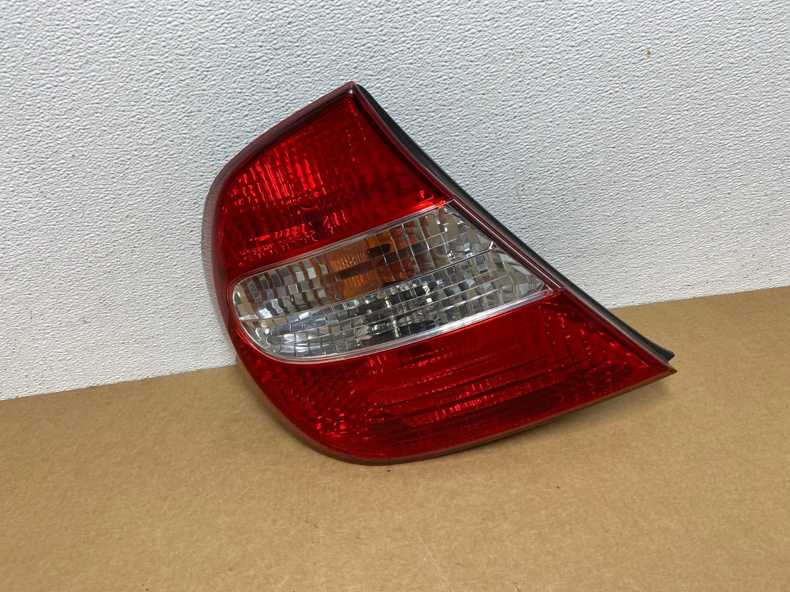 2002 2003 2004 Toyota Camry Left Driver LH Side Tail Light AC1673 LK0
