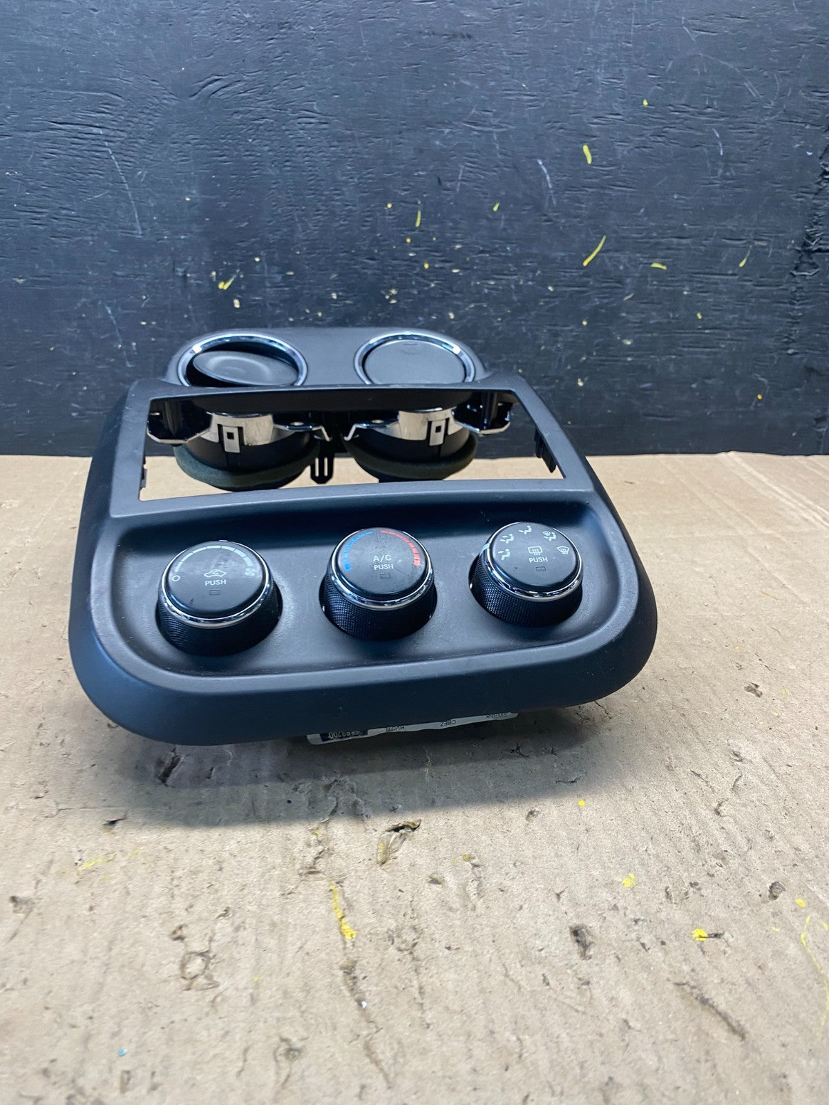 2011 to 2017 Jeep Compass Dash Climate Temperature Control Radio Bezel r8988 DG3