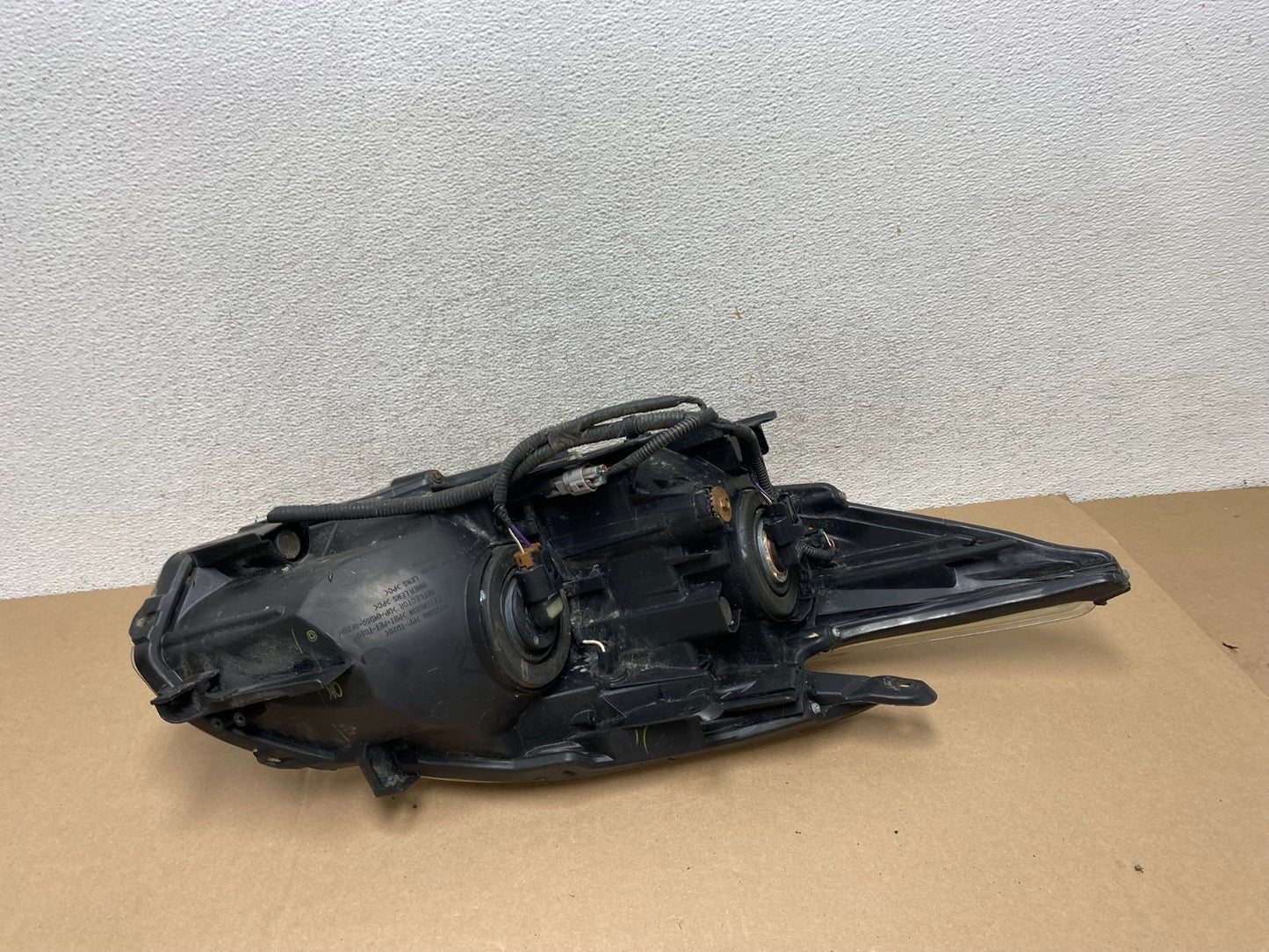 2010 - 2011 Toyota Prius Left Driver LH Blue Halogen Headlight AG6571 DW6