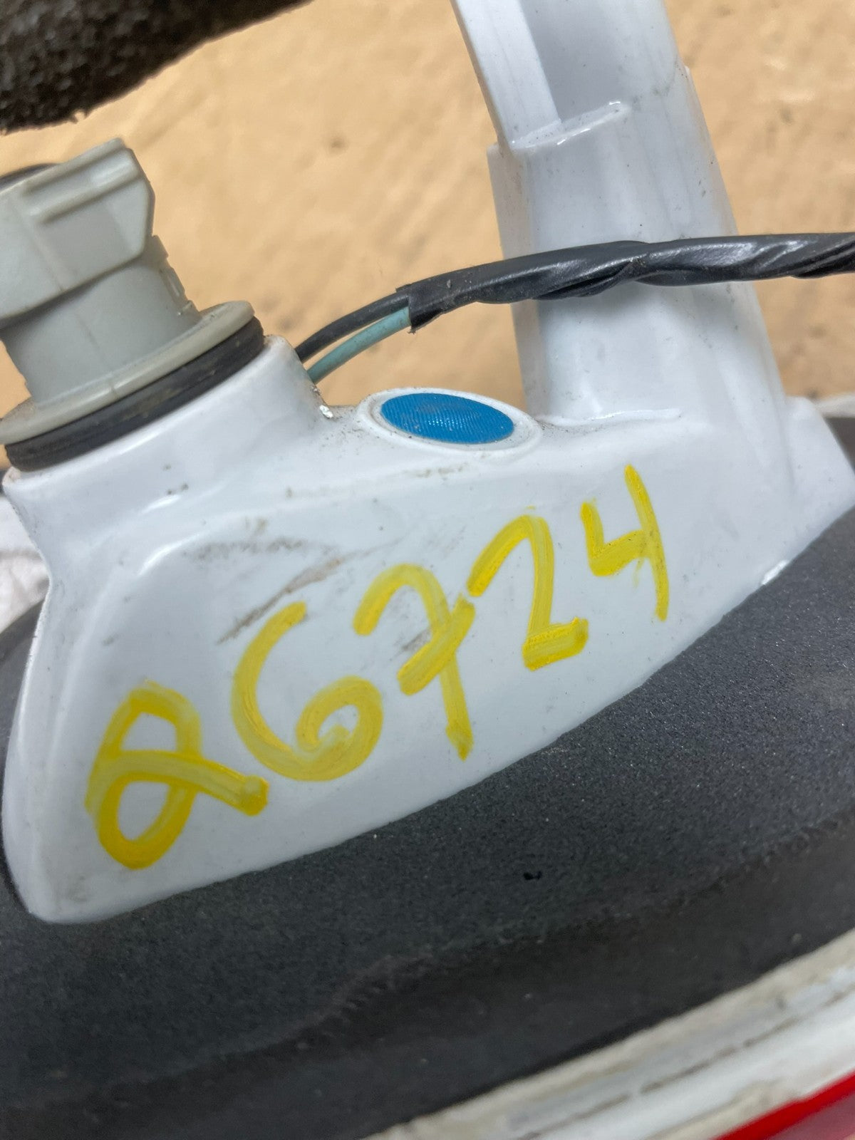 2013 to 2016 Ford Escape Right Passenger RH Side Inner Tail Light OEM Q6724 DW7