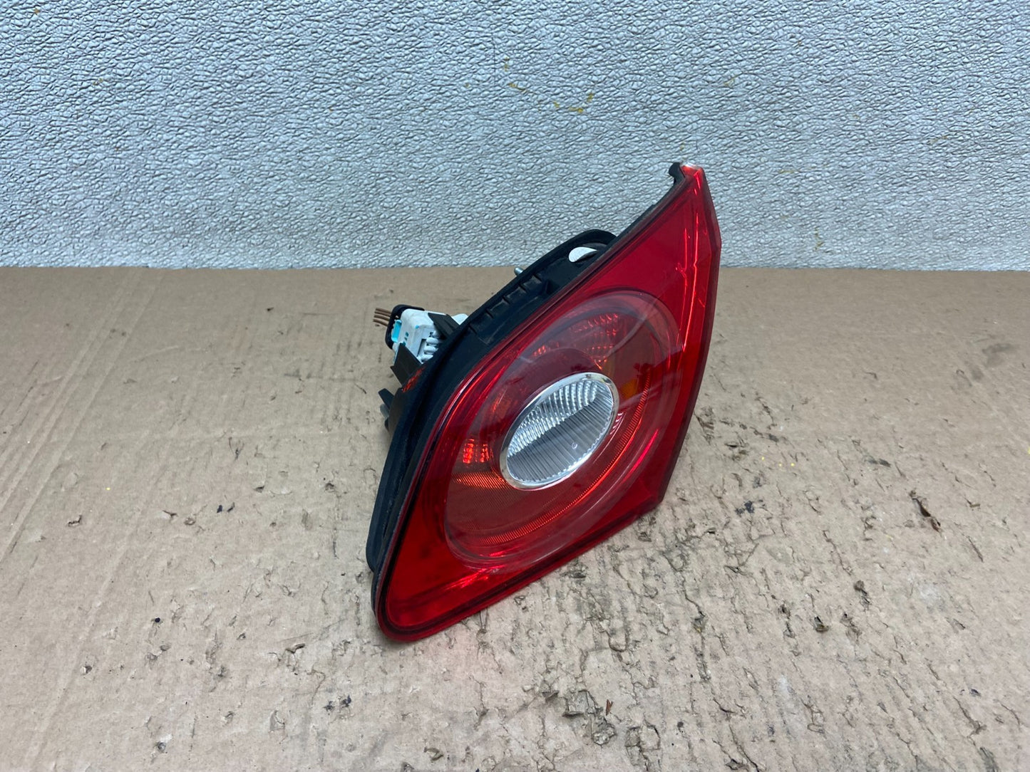 2009-2012 Volkswagen CC Right Passenger RH Side Tail Light Inner Trunk Y0597 GD2