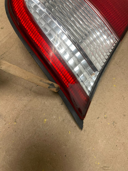 2001 2002 Subaru Forester Left Driver Inner Lid Mounted Tail Light Oem Q4869 DW5