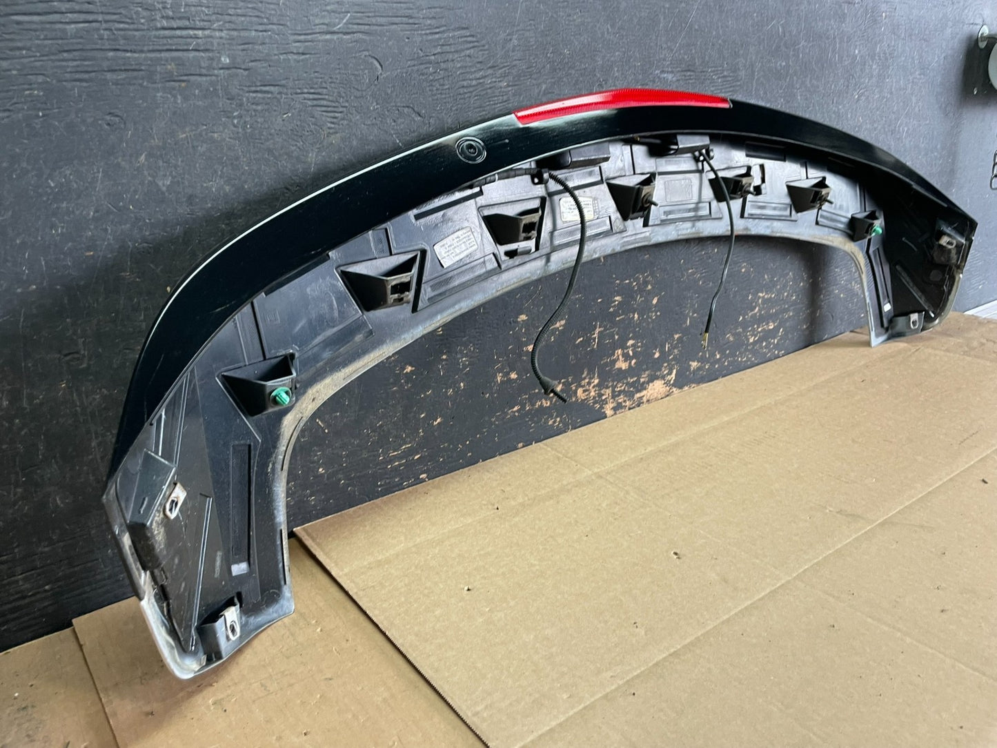 2010-2016 Cadillac Srx Upper Rear Spoiler Wing Brake Light Oem aa8946 DG9