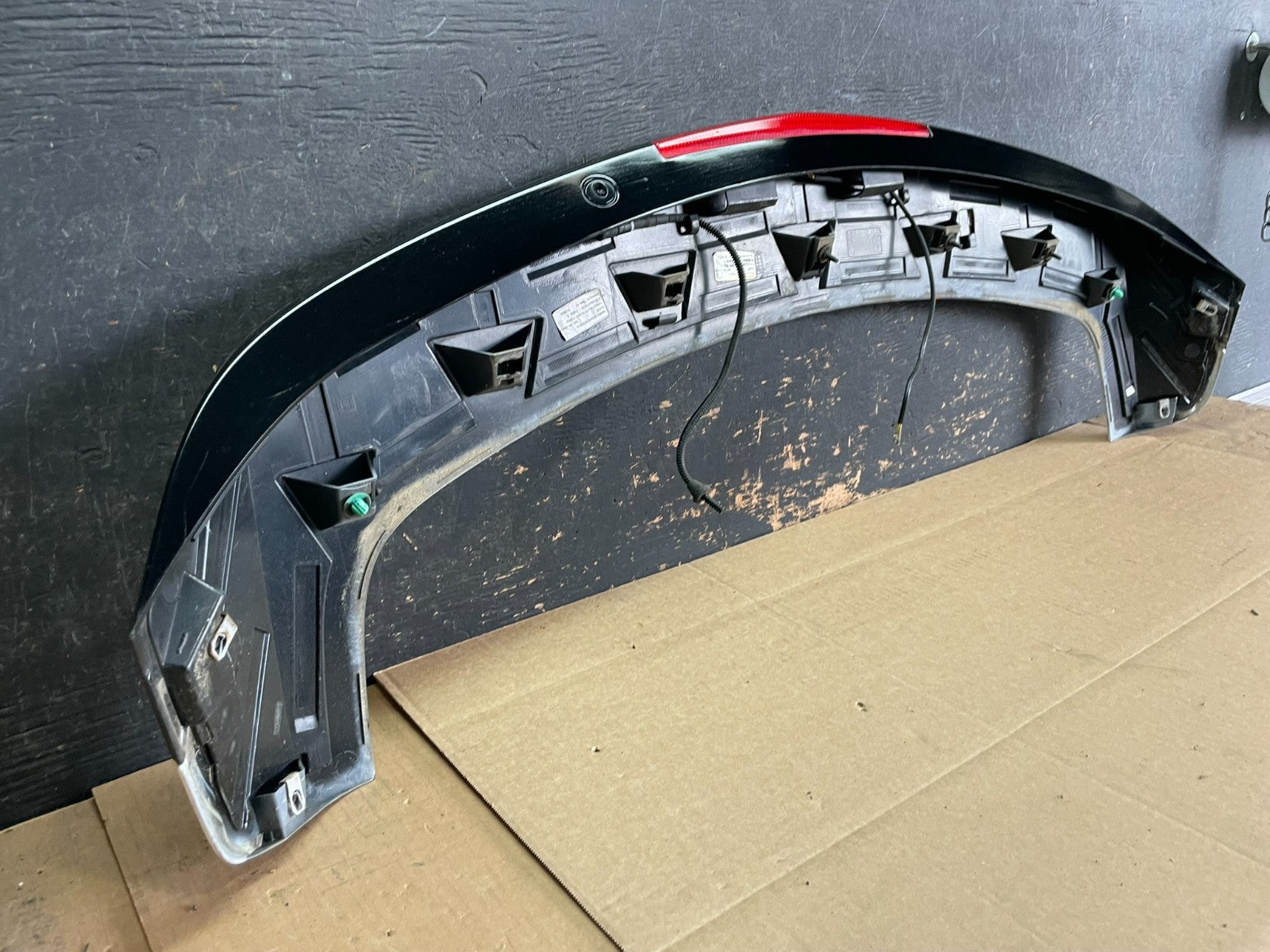 2010-2016 Cadillac Srx Upper Rear Spoiler Wing Brake Light Oem aa8946 DG9