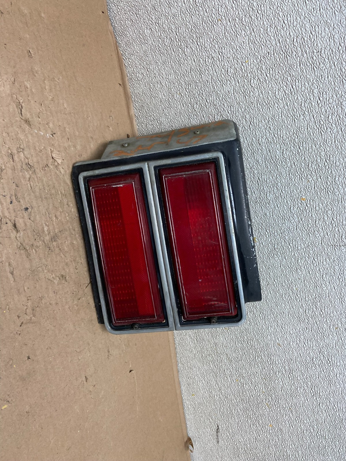 1980 to 1987 Oldsmobile Cutlass Left Driver LH Side Tail Light AB0921 DG0