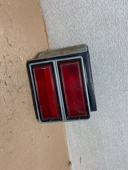 1980 to 1987 Oldsmobile Cutlass Left Driver LH Side Tail Light AB0921 DG0