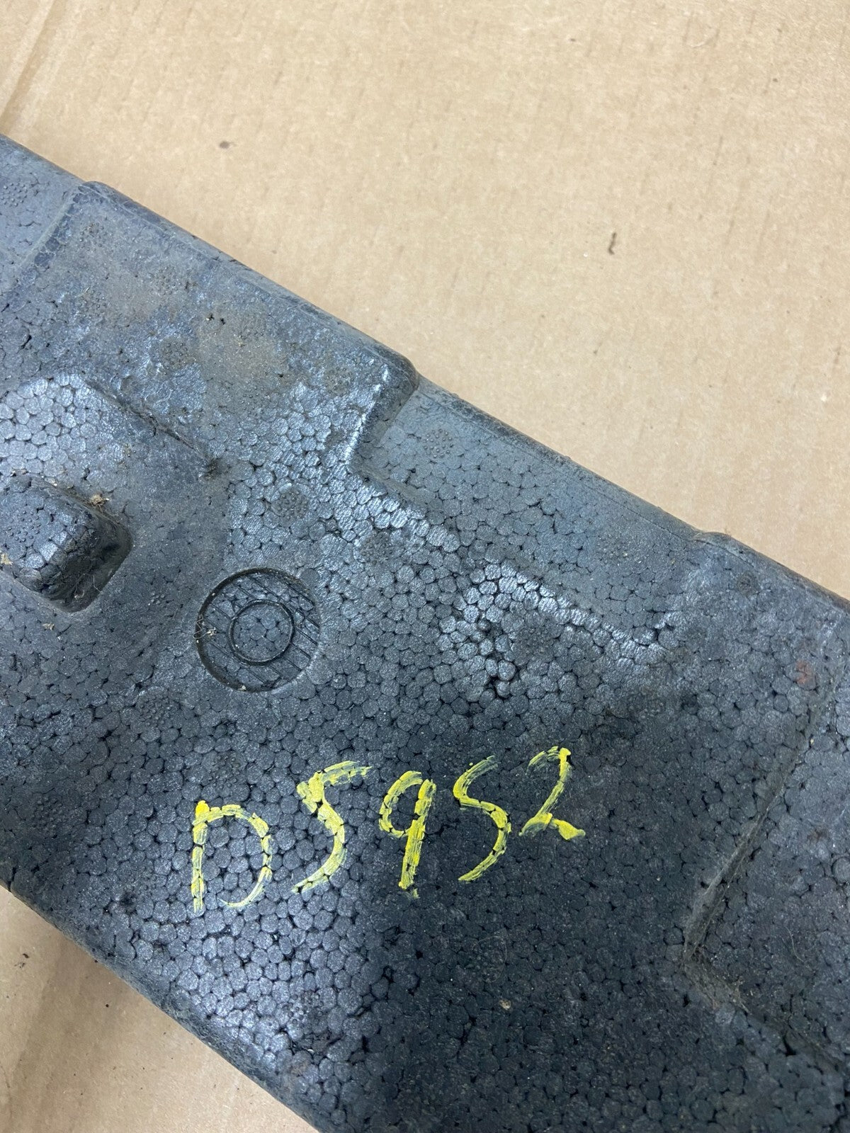 2001 2002 2003 2004 Volvo V70 XC70 Front Bumper Foam Impact Absorber D5952 DG17