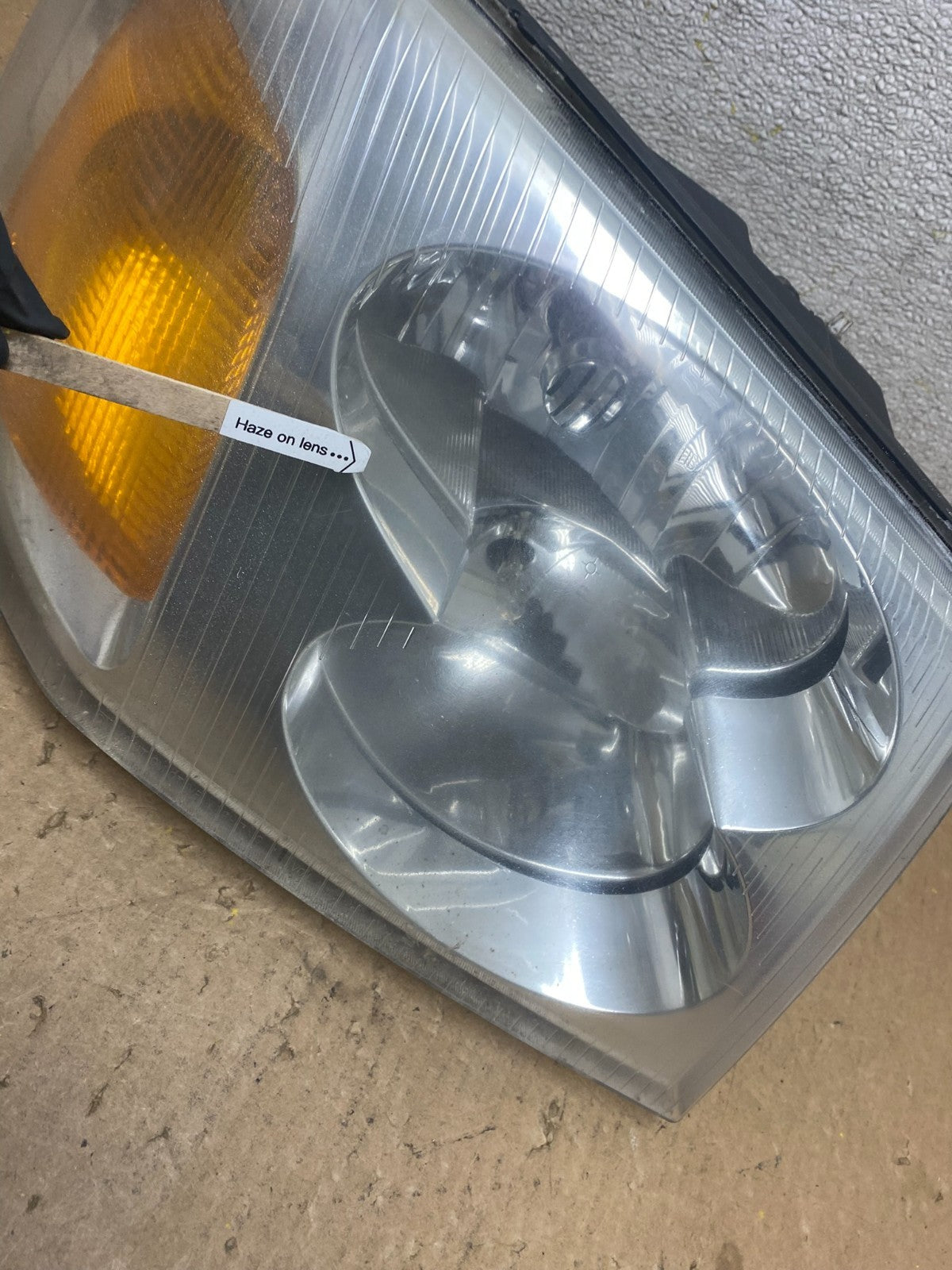 2002 to 2009 Gmc Envoy Right Passenger RH Side Headlight Halogen Z7914 DW5