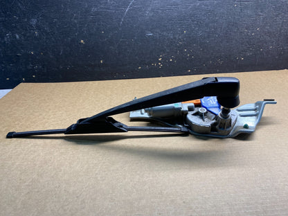 2009 to 2013 Subaru Forester Rear Windshield Washer Wiper Motor Z90383