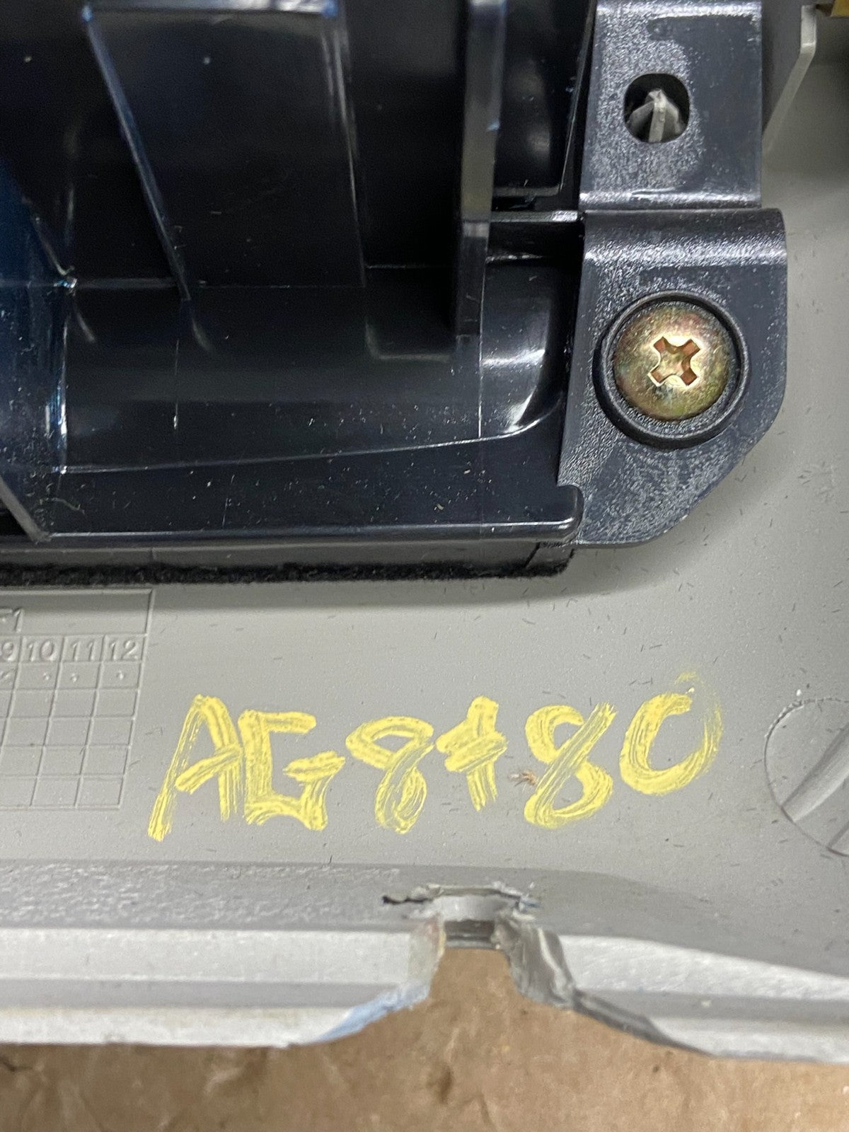 2006 to 2011 Hyundai Azera Radio Climate Control Trim Panel Bezel AG8780 DG10