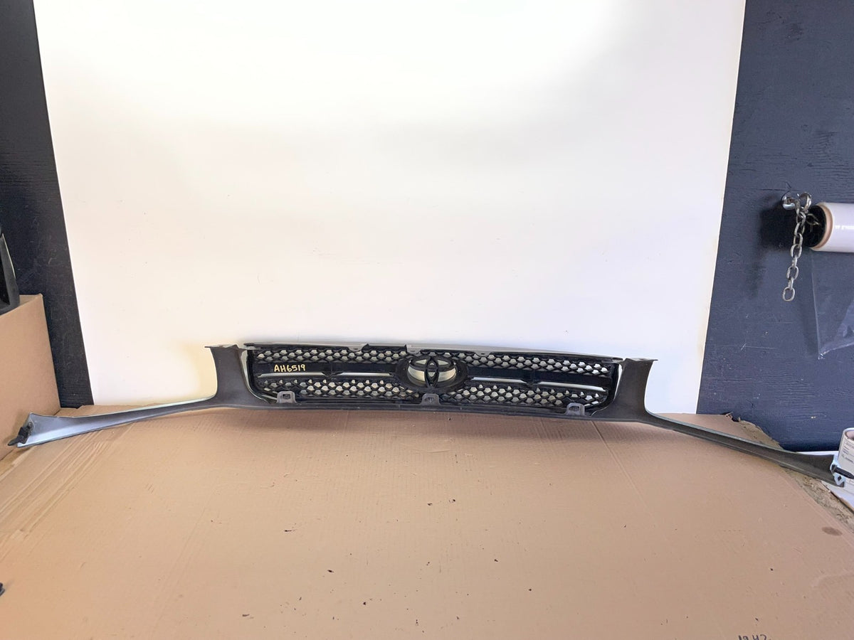 2004 2005 Toyota RAV4 Front Upper Grill Grille ah6519 DG3