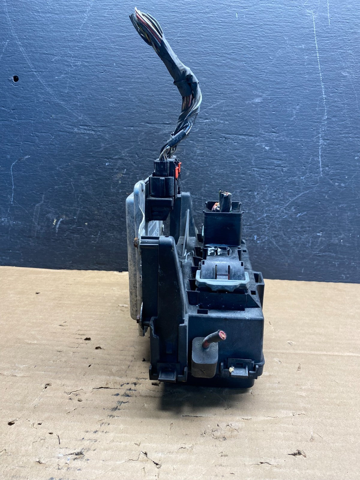 2004 2005 Dodge Durango Fusebox Fuse Box Relay Body BCM Control Module ad7629 DG2