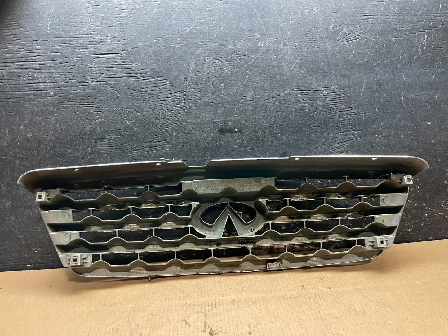 2006 2007 2008 Infiniti Fx35 Front Upper Grill Grille W/ Emblem OEM AA2397 DG4