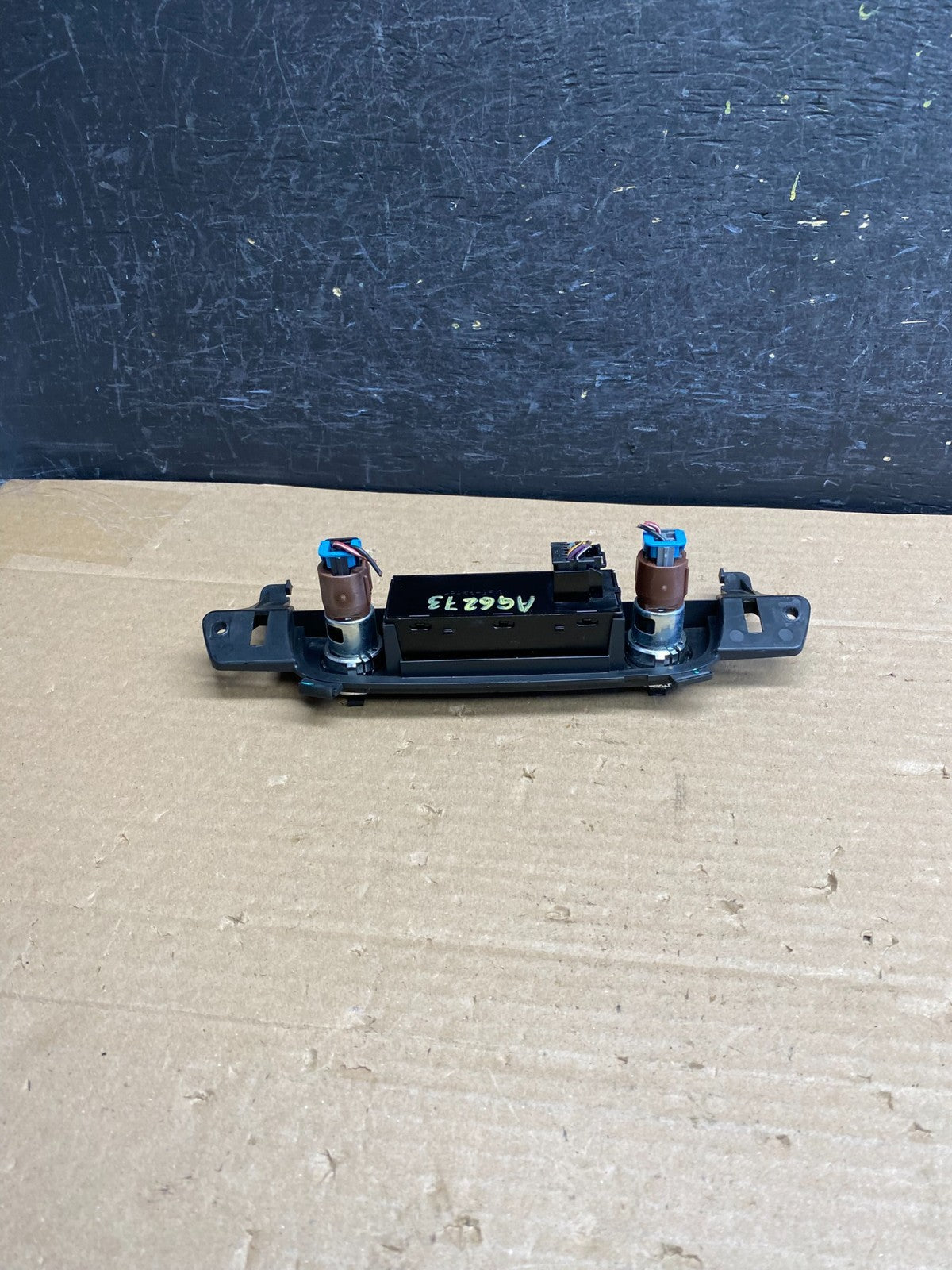 2007 - 2014 Chevrolet Tahoe Yukon Pedal Traction Control Switch AG6273 DG3