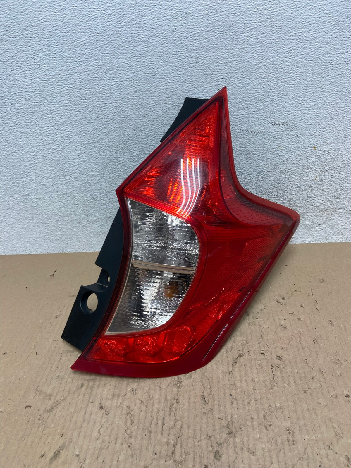 2014 - 2019 Nissan Versa Note Hatchback Right Passenger Tail Light AE8893 LK0
